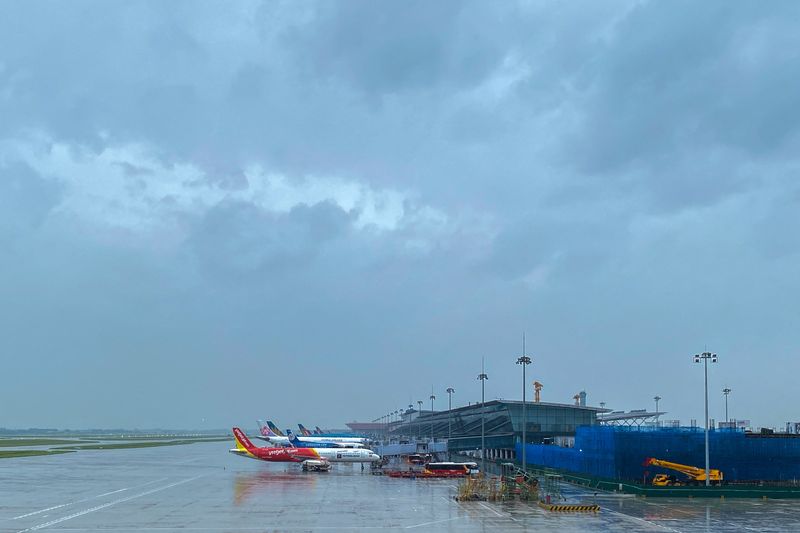 © Reuters. A generic view of Vietnam's Noi Bai International Airport after it closed due to the approaching Typhoon Yagi, in Hanoi, Vietnam, September 7, 2024. REUTERS/Thinh Nguyen