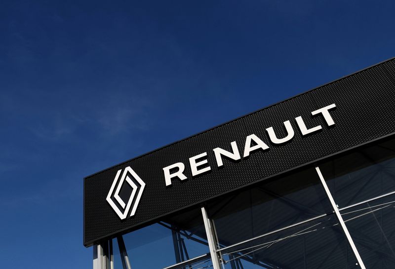 &copy; Reuters. A Renault logo is pictured in Brussels, Belgium March 4, 2024. REUTERS/Yves Herman/File Photo