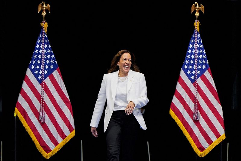 &copy; Reuters. FILE PHOTO: Democratic presidential nominee and U.S. Vice President Kamala Harris reacts as she holds a campaign rally in Savannah, Georgia, U.S., August 29, 2024. REUTERS/Elizabeth Frantz/File Photo