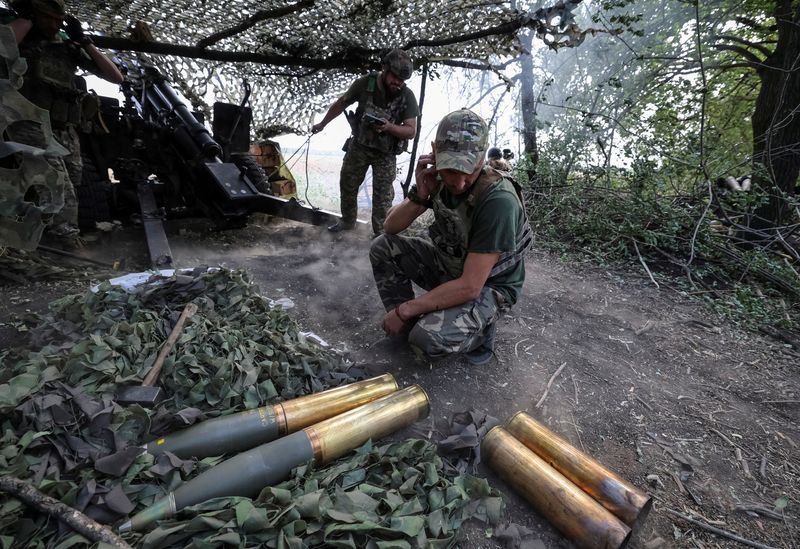 © Reuters. Ukraine artillerymen, ear Pokrovsk, September 5, 2024. Radio Free Europe/Radio Liberty/Serhii Nuzhnenko via REUTERS