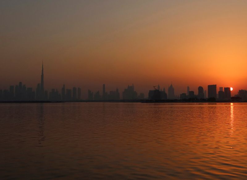 &copy; Reuters. FILE PHOTO: A general view of the sunset and the Burj Khalifa building in Dubai, United Arab Emirates, June 22, 2024. REUTERS/Abdel Hadi Ramahi/File Photo