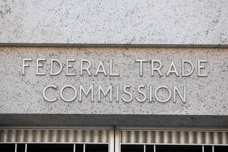 &copy; Reuters. FILE PHOTO: Signage is seen at the Federal Trade Commission headquarters in Washington, D.C., U.S., August 29, 2020. REUTERS/Andrew Kelly/File Photo