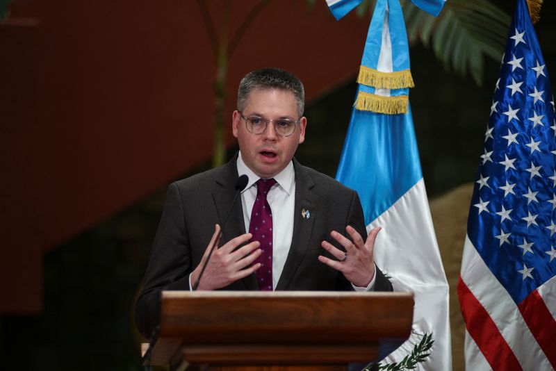 © Reuters. FILE PHOTO: Deputy Assistant Secretary of the U.S. Bureau of Western Hemisphere Affairs for Central America Eric Jacobstein speaks as he holds a news conference on the humanitarian assistance to Nicaraguan political prisoners with Guatemala’s Minister of Foreign Affairs Carlos Ramiro Martinez, in Guatemala City, Guatemala, September 5, 2024. REUTERS/Cristina Chiquin/File Photo