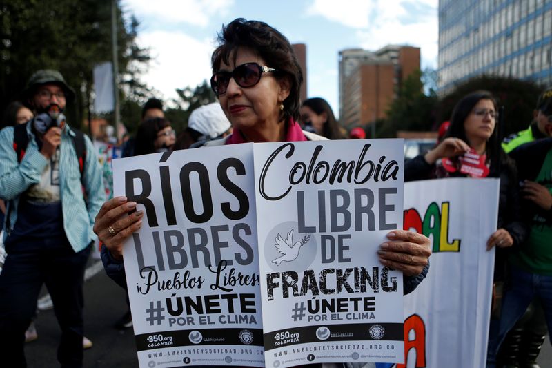 © Reuters. Ativistas ambientais se reúnem em Bogotá para pedir a líderes mundiais que tomem medidas contra as mudanças climáticas
08/09/2018
REUTERS/Luisa Gonzalez