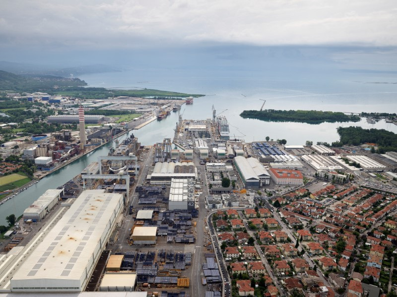 &copy; Reuters. Un drone mostra il cantiere navale di Fincantieri, nel porto nord-orientale di Monfalcone, in questa foto d'archivio. Fincantieri/Filippo Vinardi/Handout via REUTERS/File Photo