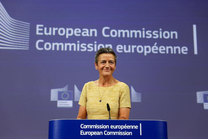 © Reuters. European Union antitrust chief Margrethe Vestager holds a press conference after Europe's top court ruling on Apple's fight against an order by EU competition regulators to pay a record 13 billion euros in back taxes to Ireland, in Brussels, Belgium September 10, 2024. REUTERS/Johanna Geron