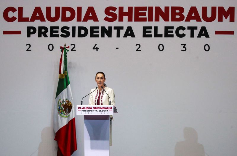 &copy; Reuters. Mexico's President-elect Claudia Sheinbaum speaks during an event with her cabinet members and supporters, after receiving the certificate confirming her victory in the presidential election, at Teatro Metropolitan in Mexico City, Mexico August 15, 2024. 