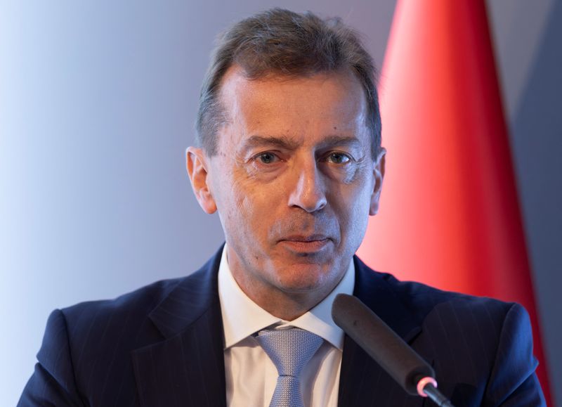 &copy; Reuters. FILE PHOTO: CEO of Airbus SE Guillaume Faury addresses the audience during a signing ceremony in Istanbul, Turkey, April 29, 2024. REUTERS/Umit Bektas/File Photo