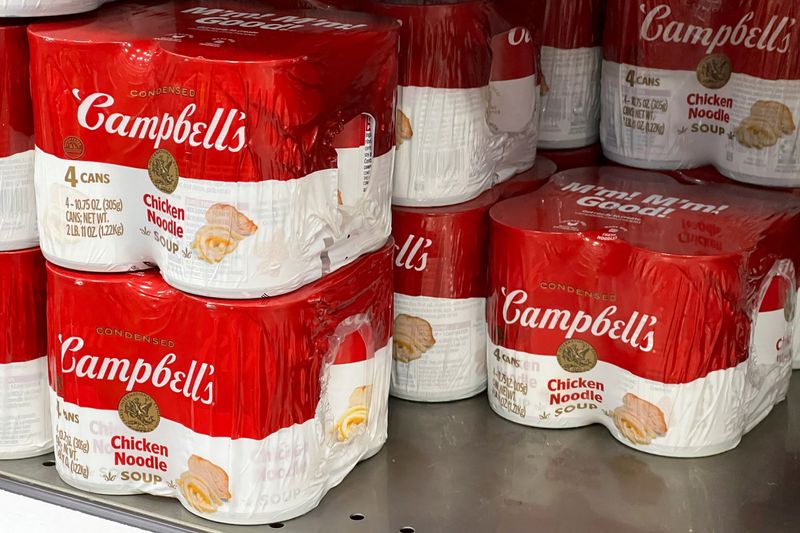 &copy; Reuters. FILE PHOTO: Cans of Campbell's chicken noodle soup line a supermarket shelf in Bellingham, Washington, U.S. April 25, 2024.  REUTERS/Chris Helgren/File Photo