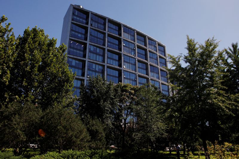 © Reuters. FILE PHOTO: A general view of the Zhongzhi Enterprise Group office building in Beijing, China, August 22, 2023. REUTERS/Florence Lo/File Photo