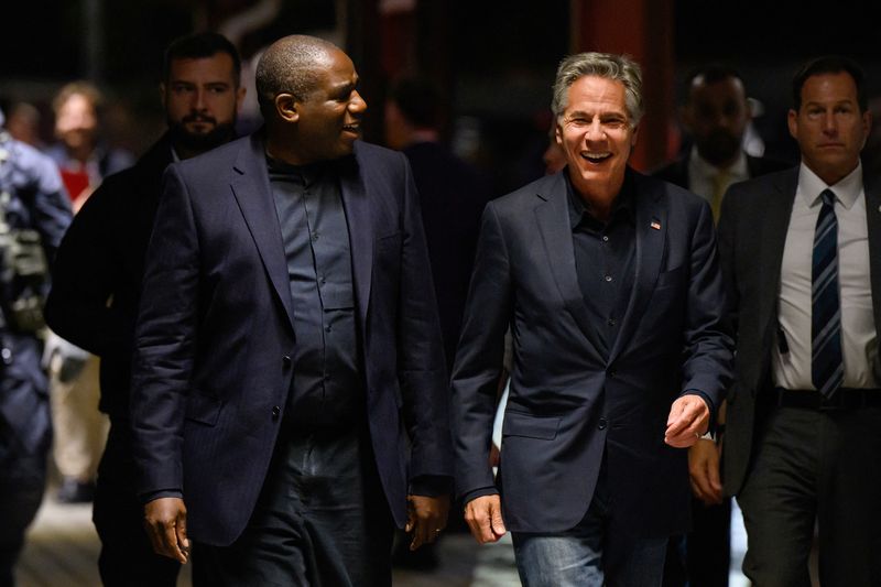 &copy; Reuters. Britain's Foreign Secretary David Lammy and U.S. Secretary of State Antony Blinken walk to board a train, as they prepare to travel to Ukraine, in Przemysl, Poland, September 11, 2024. The British Foreign Secretary joined his American counterpart on a vis