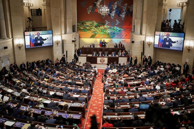 © Reuters. FILE PHOTO: Members of Colombia's congress attend the opening of the new session in Bogota, Colombia, July 20, 2024. REUTERS/Nathalia Angarita/File Photo