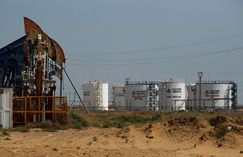 &copy; Reuters. FILE PHOTO: A view shows tanks at the Airankol oil field operated by Caspiy Neft in the Atyrau Region, Kazakhstan August 22, 2024. REUTERS/Pavel Mikheyev/File Photo