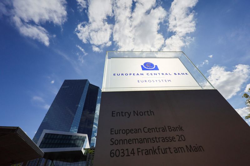 © Reuters. FILE PHOTO: A view shows the board of the European Central Bank (ECB) building, on the day of the monthly news conference following the ECB's monetary policy meeting in Frankfurt, Germany, September 14, 2023. REUTERS/Wolfgang Rattay/File Photo