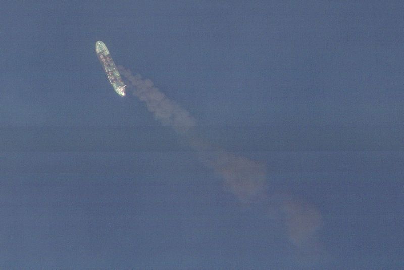 © Reuters. FILE PHOTO: Greek-registered tanker ship Sounion burns after an attack by Yemen's Iran-aligned Houthi militants in the Red Sea, September 6, 2024 in this satellite image. 2024 Planet Labs Inc via REUTERS/File Photo