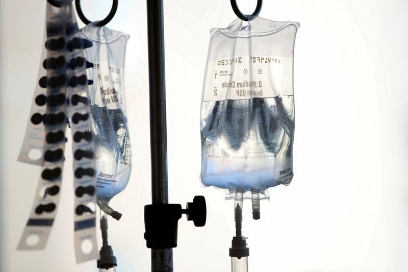 © Reuters. FILE PHOTO: Intravenous bags hang at a hospital in San Diego, California, U.S., September 4, 2019. REUTERS/Mike Blake