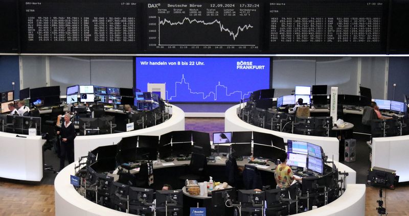 © Reuters. The German share price index DAX graph is pictured at the stock exchange in Frankfurt, Germany, September 12, 2024.     REUTERS/Staff