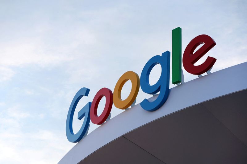 © Reuters. FILE PHOTO: The Google logo is seen on the Google house at CES 2024, an annual consumer electronics trade show, in Las Vegas, Nevada, U.S. January 10, 2024. REUTERS/Steve Marcus/File Photo