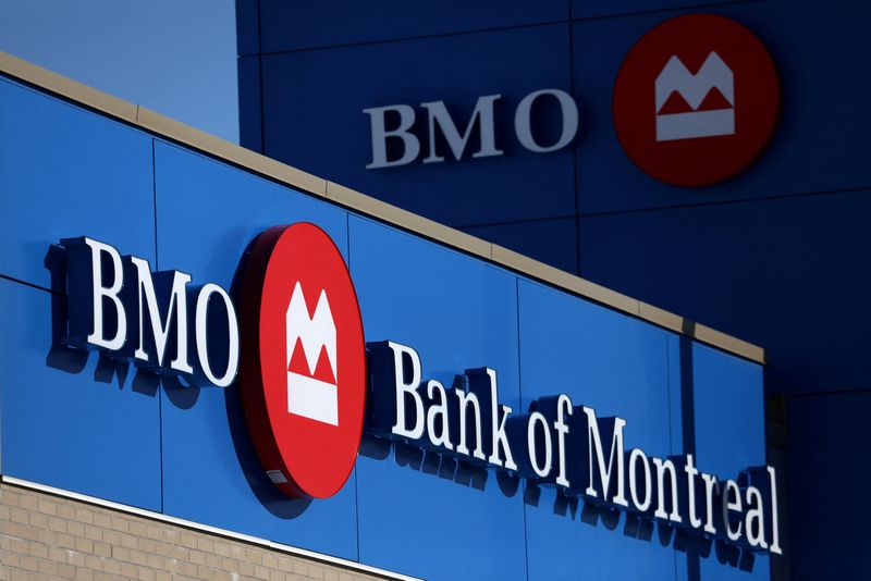 © Reuters. FILE PHOTO: A Bank of Montreal (BMO) logo is seen outside of a branch in Ottawa, Ontario, Canada, February 14, 2019. REUTERS/Chris Wattie/File Photo