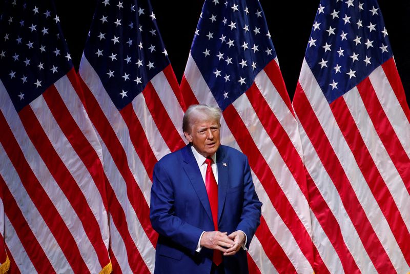 © Reuters. FILE PHOTO: Republican presidential candidate and former U.S. President Donald Trump attends a campaign event in Asheville, North Carolina, U.S., August 14, 2024. REUTERS/Jonathan Drake/File Photo