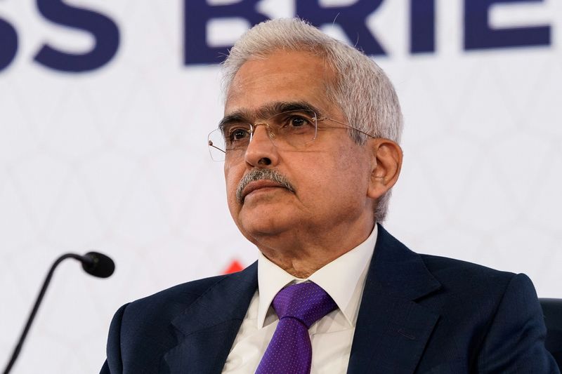 © Reuters. ẢNH TẬP TIN: Shaktikanta Das, thống đốc Ngân hàng Dự trữ Ấn Độ, tham gia một cuộc họp báo tại Hội nghị mùa xuân năm 2023 của Nhóm Ngân hàng Thế giới và Quỹ Tiền tệ Quốc tế tại Washington, Hoa Kỳ, ngày 13 tháng 4 năm 2023. REUTERS/Elizabeth Frantz/Fil