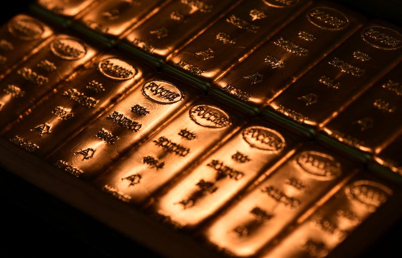 &copy; Reuters. Ingots of 99.99 percent pure gold are placed in a workroom at the Novosibirsk precious metals refining and manufacturing plant in the Siberian city of Novosibirsk, Russia, September 15, 2023. REUTERS/Alexander Manzyuk/File Photo