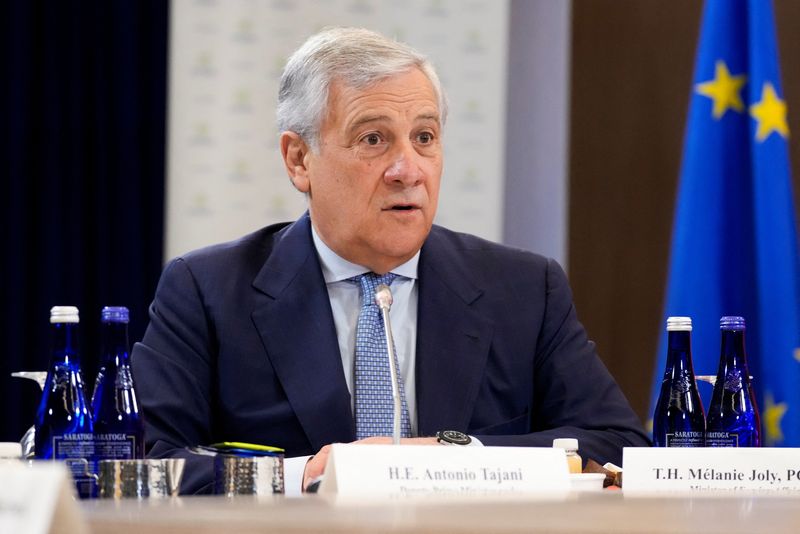 &copy; Reuters. Il ministro degli Esteri Antonio Tajani partecipa a una riunione con i ministri degli Esteri del G7 durante il vertice per il 75° anniversario della NATO a Washington, negli Stati Uniti, l'11 luglio 2024. REUTERS/Ken Cedeno