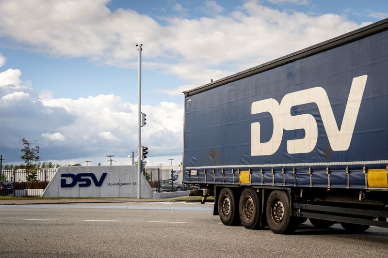 © Reuters. A truck is seen outside the Logistics center of the transport company DSV in Hedehusene, Denmark,  September 12, 2024. Ritzau Scanpix/via REUTERS