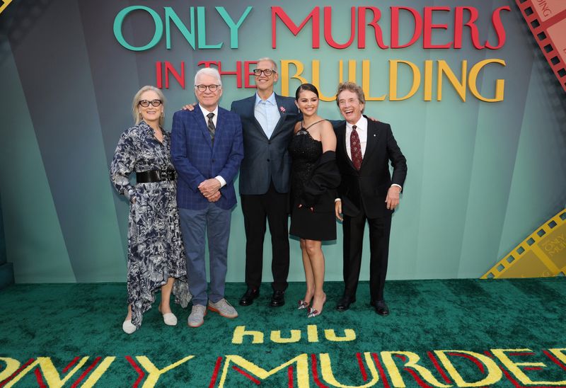 © Reuters. Cast members Meryl Streep, Steve Martin, Selena Gomez and Martin Short and show co-creator John Hoffman attend a premiere for season 4 of the television series 