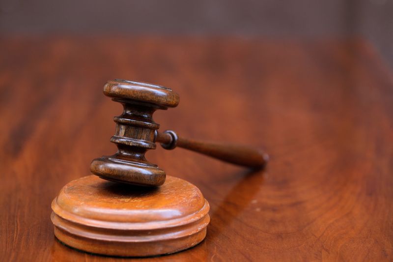 &copy; Reuters. FILE PHOTO: A gavel and a block is pictured at the George Glazer Gallery antique store in this illustration picture taken in Manhattan, New York City, U.S., August 18, 2020. REUTERS/Andrew Kelly/Illustration/File Photo