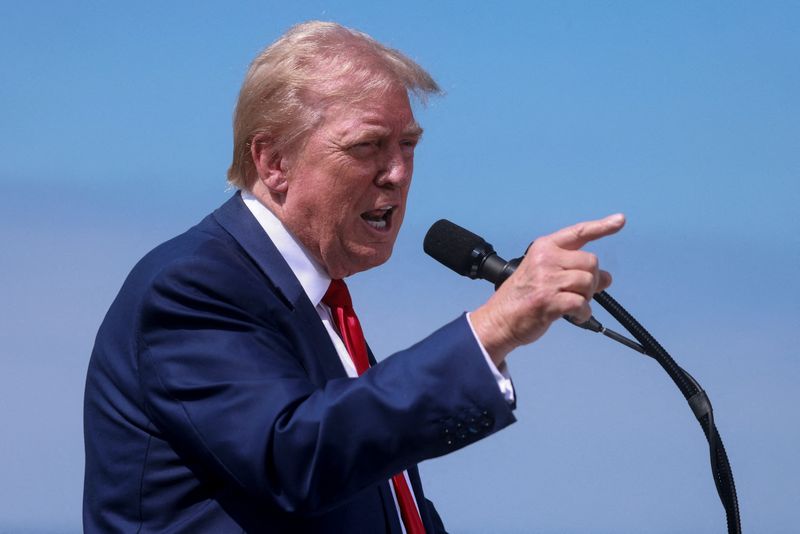 &copy; Reuters. Republican presidential nominee and former U.S. President Donald Trump attends a press conference at Trump National Golf Club, in Rancho Palos Verdes, U.S., September 13, 2024. REUTERS/David Swanson