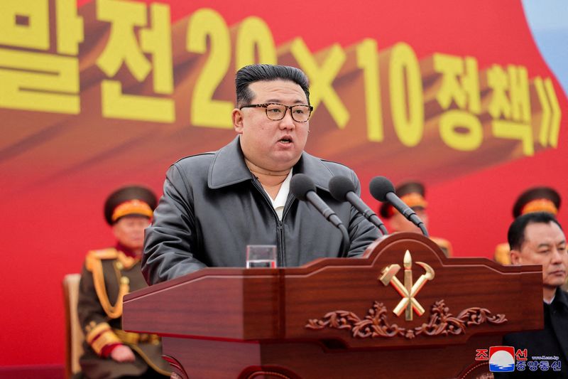 © Reuters. FILE PHOTO: North Korean leader Kim Jong Un attends the groundbreaking ceremony for the construction of a factory in Songchon County, North Korea, February 28, 2024. KCNA via REUTERS./File Photo