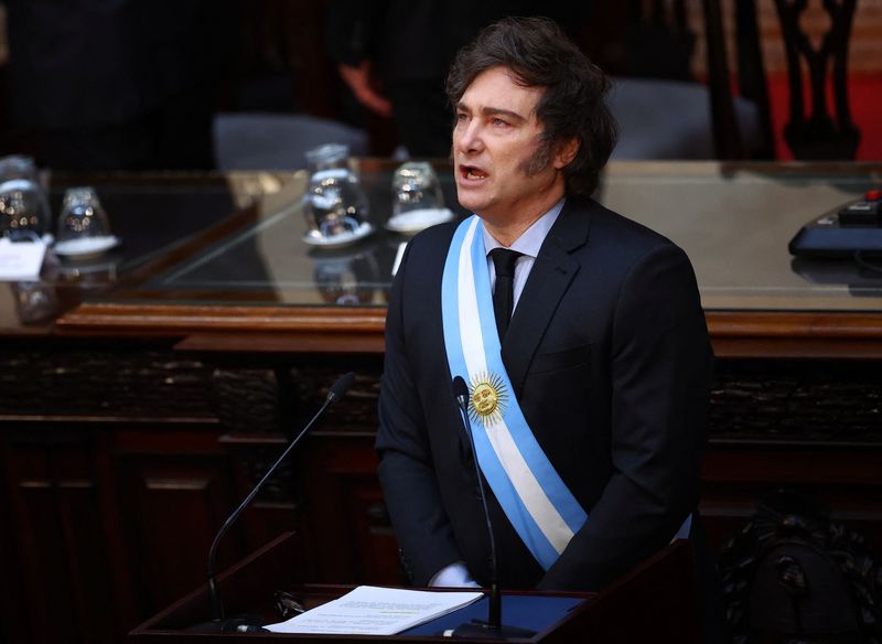 &copy; Reuters. Argentine President Javier Milei presents the fiscal year 2025 budget, at the National Congress in Buenos Aires, Argentina, September 15, 2024. REUTERS/Agustin Marcarian