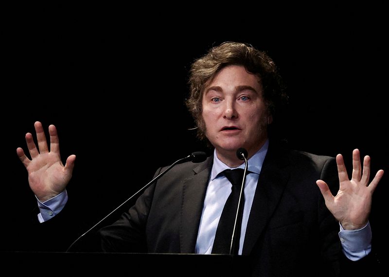 © Reuters. FILE PHOTO: Argentina's President Javier Milei speaks at a business event, in Buenos Aires, Argentina June 5, 2024. REUTERS/Agustin Marcarian//File Photo