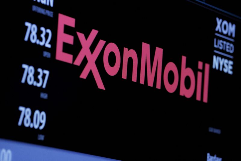 © Reuters. FILE PHOTO: The Exxon Mobil Corporation logo is displayed on a monitor above the floor of the New York Stock Exchange in New York December 30, 2015. REUTERS/Lucas Jackson/File Photo