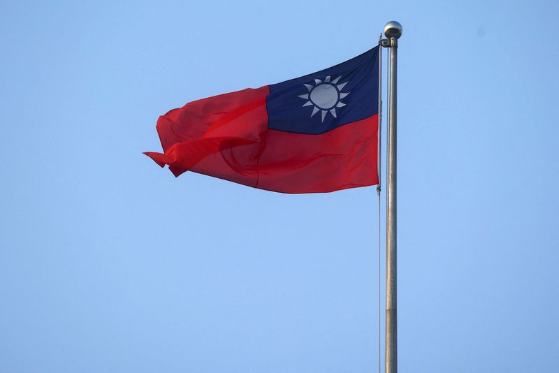 © Reuters. FILE PHOTO: A Taiwan flag can be seen at Liberty Square in Taipei, Taiwan, July 28, 2022. REUTERS/Ann Wang/File Photo