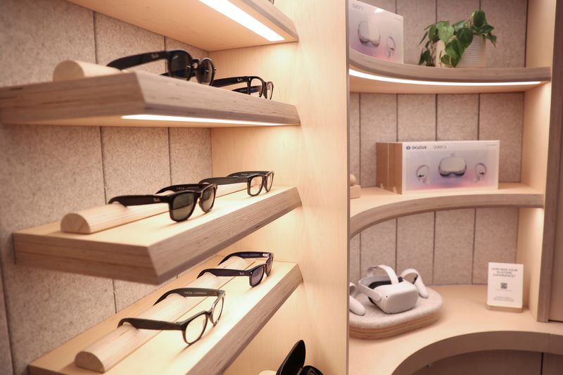 EssilorLuxottica expands smart glasses partnership with Meta