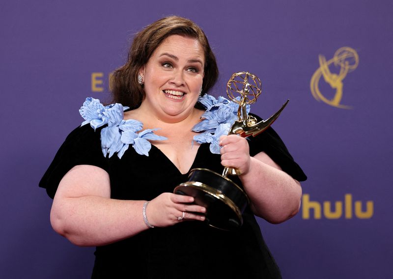 © Reuters. Jessica Gunning poses with the Outstanding Supporting Actress In A Limited Or Anthology Series Or Movie award for 