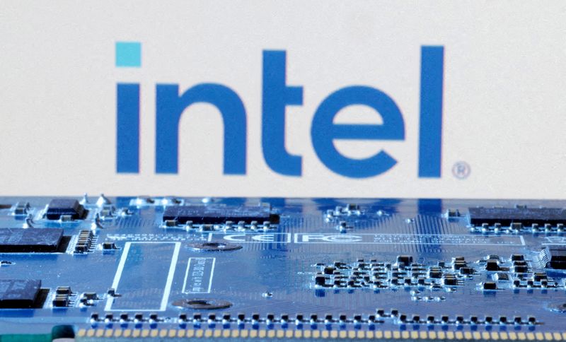 &copy; Reuters. FILE PHOTO: Intel logo is seen near computer motherboard in this illustration taken January 8, 2024. REUTERS/Dado Ruvic/File Photo