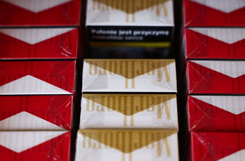 &copy; Reuters. FILE PHOTO: Packages of Marlboro cigarettes produced by Philip Morris International are seen at the grocery store in Warsaw, Poland May 29, 2024. REUTERS/Kacper Pempel/File Photo