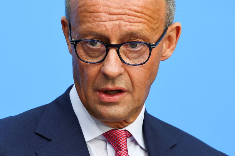 &copy; Reuters. Líder do partido União Democrata-Cristã (CDU), Friedrich MerzChristian, fala à imprensa em Berlim, Alemanhan17/09/2024nREUTERS/Fabrizio Bensch