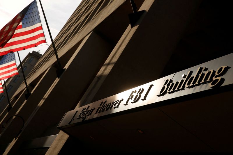 © Reuters. FILE PHOTO: A general view of the Federal Bureau of Investigation (FBI) building in Washington, U.S. May 9, 2017. REUTERS/Jonathan Ernst/File Photo