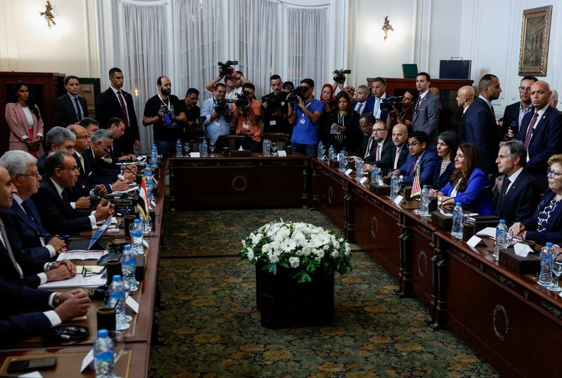 © Reuters. U.S. Secretary of State Antony Blinken attends a U.S.-Egypt strategic dialogue with Egypt's Foreign Minister Badr Abdelatty in Tahrir Palace in Cairo, Egypt, September 18, 2024. REUTERS/Evelyn Hockstein/Pool