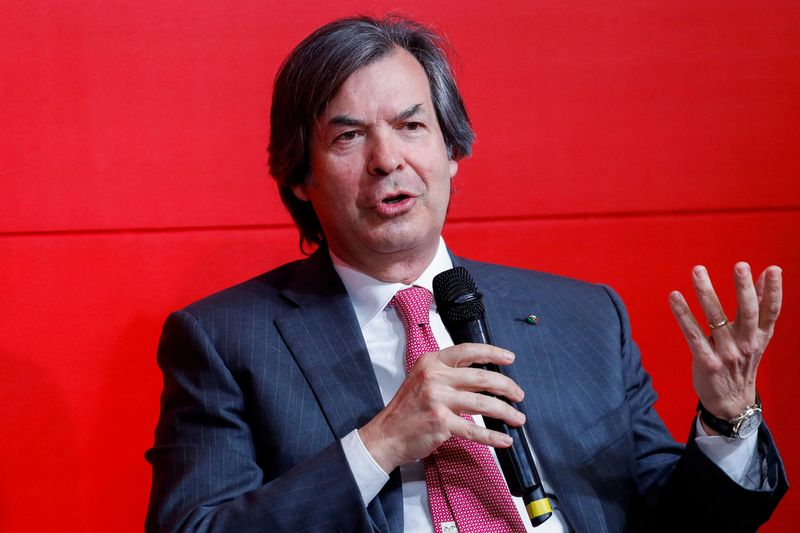 &copy; Reuters. Carlo Messina, amministratore delegato della banca Intesa Sanpaolo, durante un incontro a Roma, Italia, 18 aprile 2023. REUTERS/Remo Casilli/Foto d'archivio