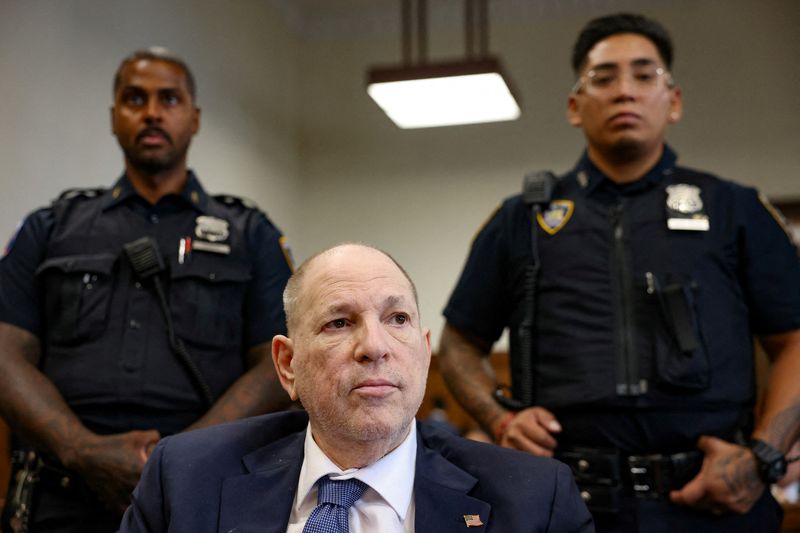 &copy; Reuters. FILE PHOTO: Former film producer Harvey Weinstein appears in Manhattan Criminal Court for a status hearing to be retried, following his overturned sex crimes conviction, in New York City, New York, U.S., July 9, 2024. REUTERS/Andrew Kelly/Pool/File Photo