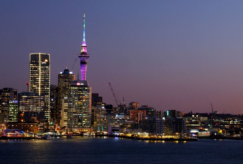 © Reuters. FILE PHOTO: General view of the Auckland skyline at sunset August 3, 2023 REUTERS/Molly Darlington/File Photo