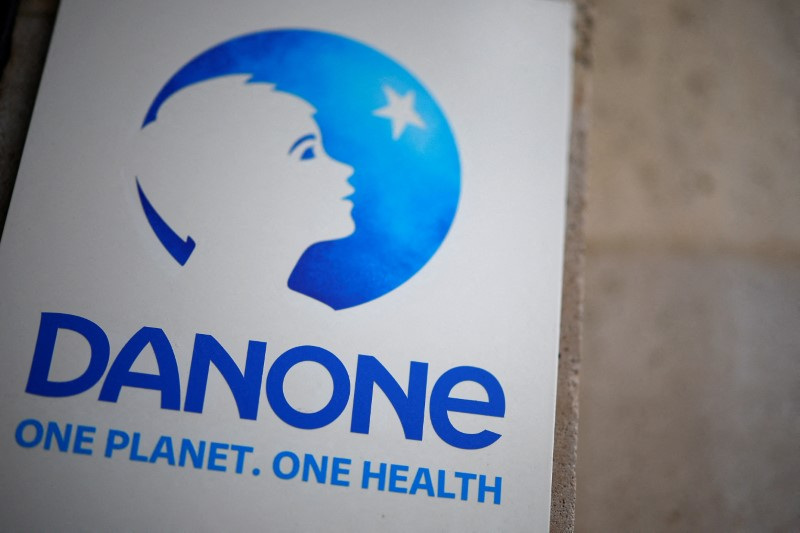 &copy; Reuters. FILE PHOTO: French food group Danone logo is seen at the company headquarters in Paris, France, February 5, 2024. REUTERS/Sarah Meyssonnier/File Photo