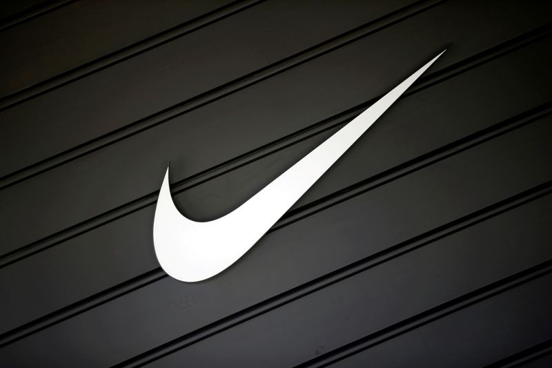 © Reuters. FILE PHOTO: The logo of Nike (NKE) is seen in Los Angeles, California, U.S., April 12, 2016.  REUTERS/Lucy Nicholson/File Photo