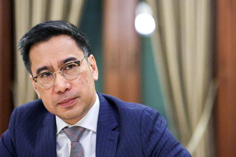 © Reuters. FILE PHOTO: Bank of Thailand Governor Sethaput Suthiwartnarueput looks on during an interview with Reuters in Bangkok, Thailand, January 23, 2024. REUTERS/Athit Perawongmetha/File Photo