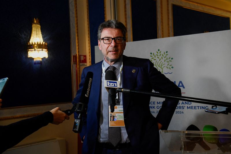 © Reuters. The Italian Minister of Economy and Finance Giancarlo Giorgetti meets journalists the day before the G7 Finance Minister and Central Bank Governors' Meeting in Stresa, Italy, May 23, 2024. REUTERS/Massimo Pinca/File Photo